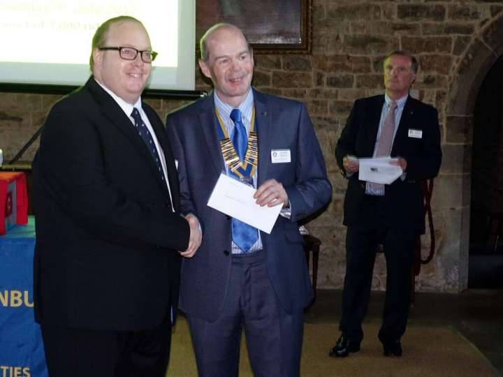 Radio Horton's Bill Warren receives cheque from Broughton Castle Sportive